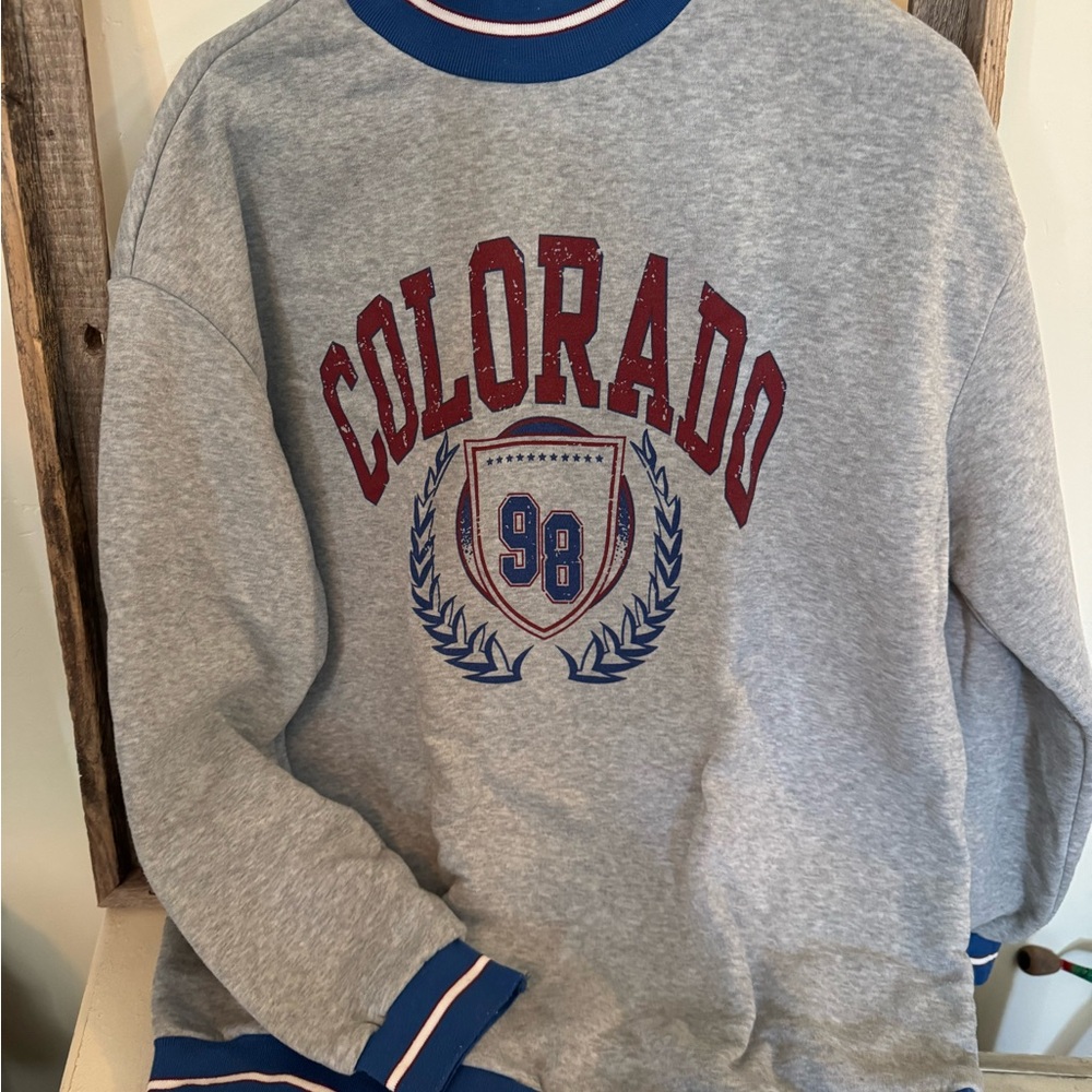 SHEIN Gray and Blue Crewneck Sweater